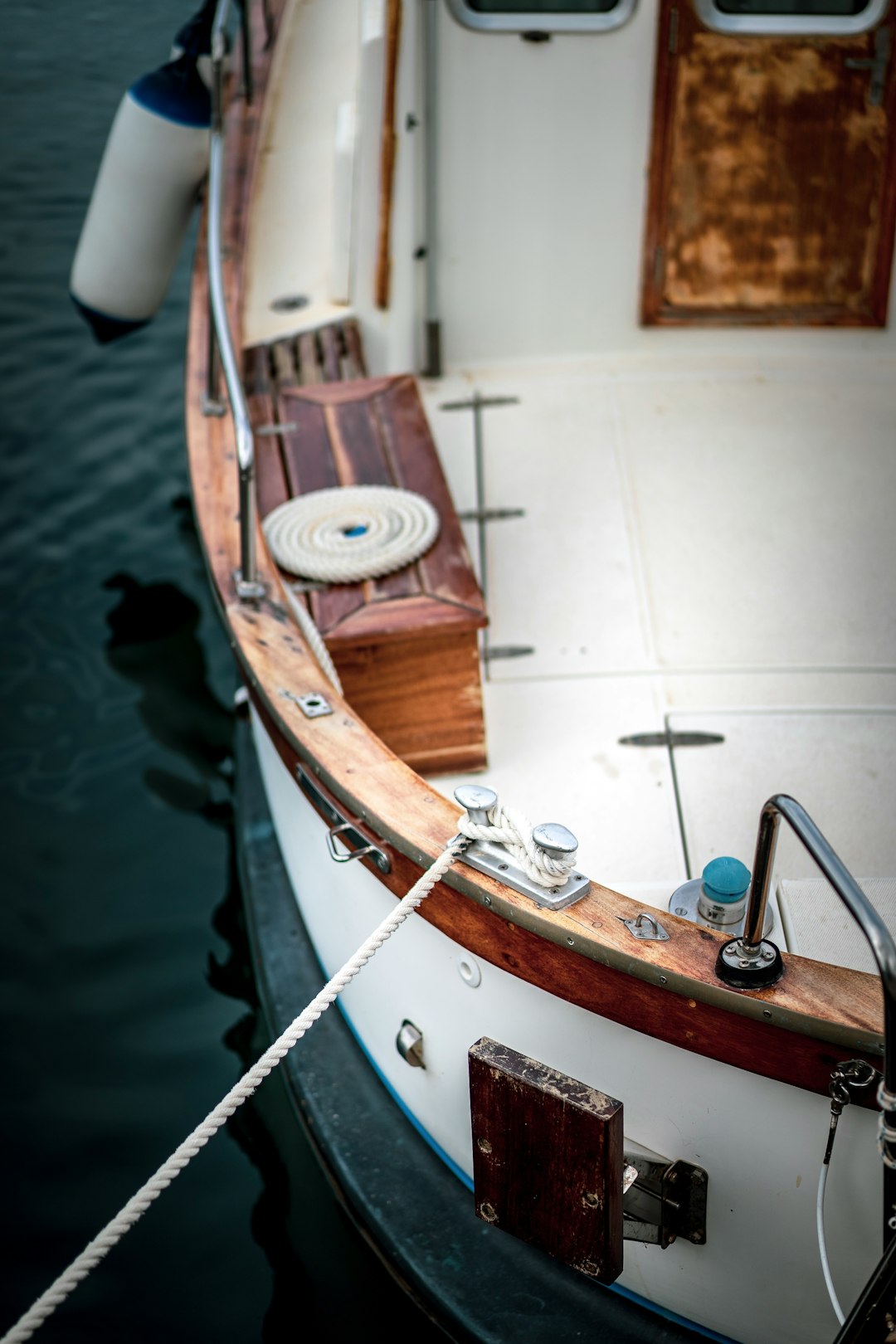 white-and-brown-boat-upk34jtiji